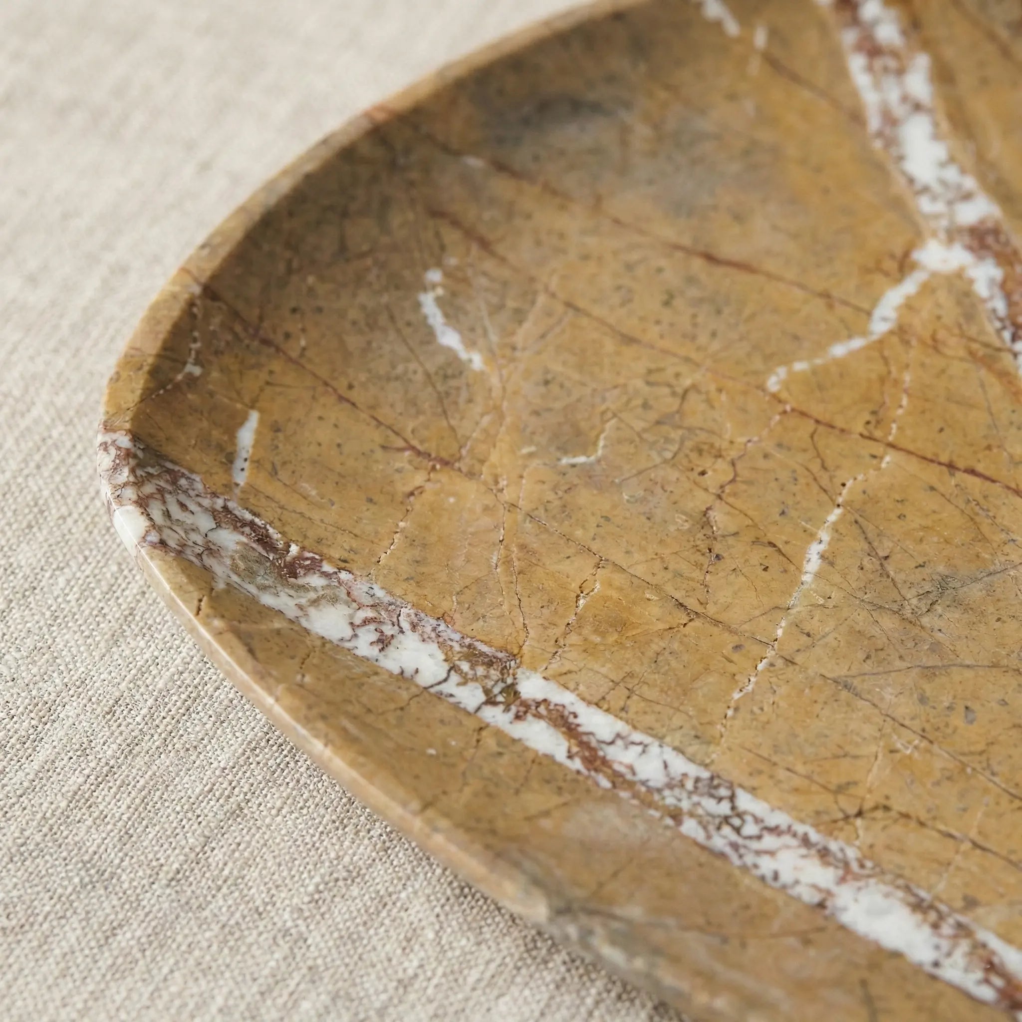 Detailed texture of Autumnal Plateau Stage natural gold stone with white mineral veins